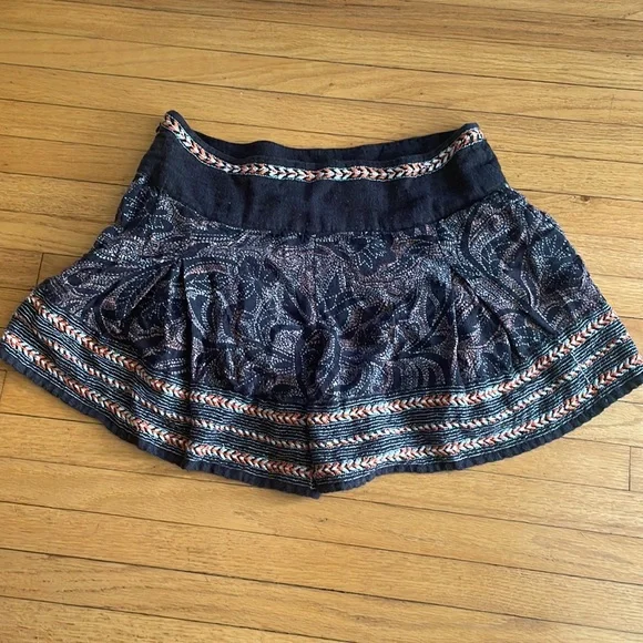 Free People Black  Noyal Heart It Boho Embroidered Print Shorts Skort - Size 0 - Picture 4 of 6